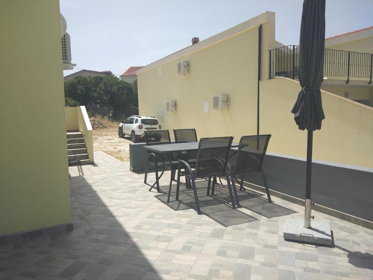 Apartmani Verica Karlobag Extérieur photo